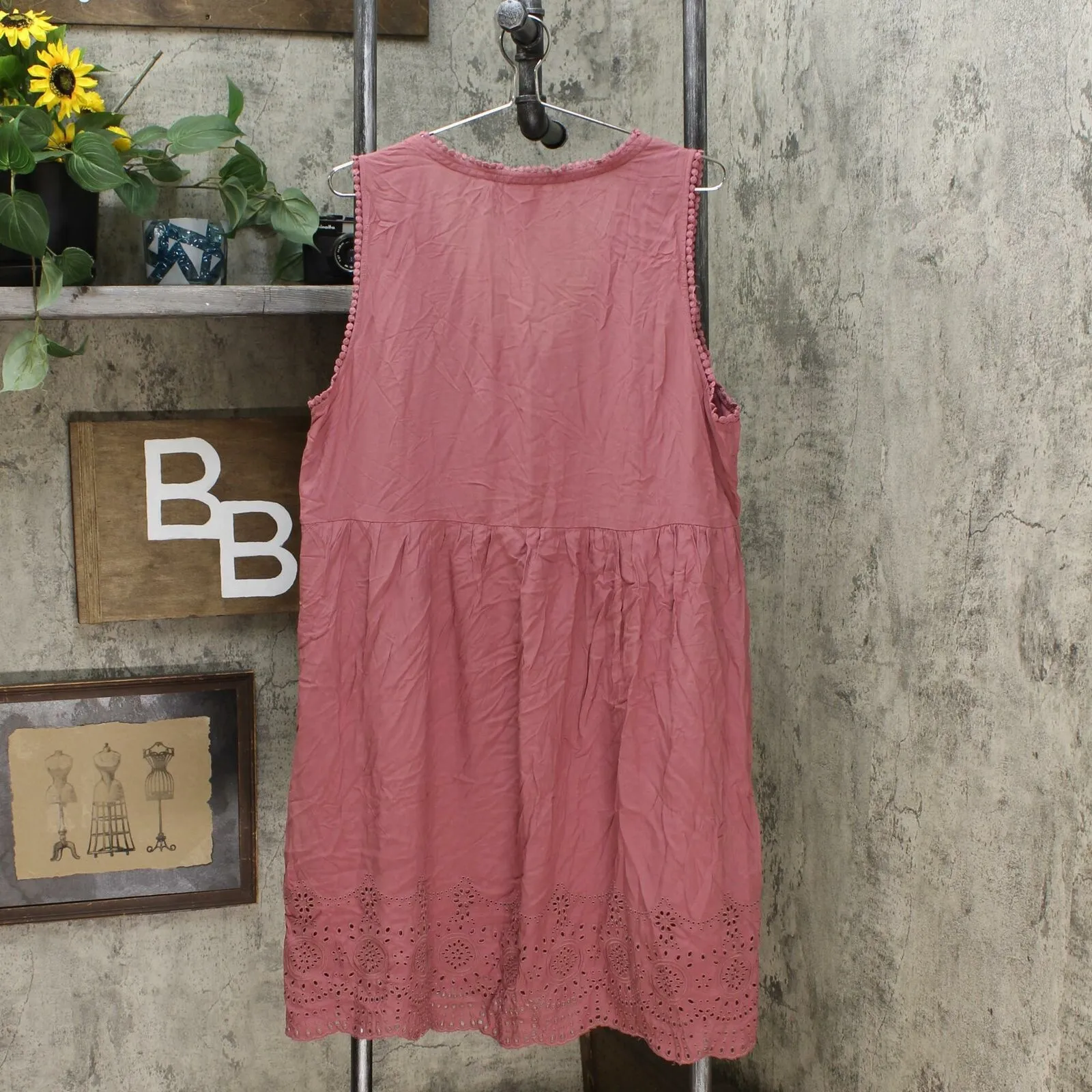 Knox Rose Women's Sleeveless Embroidered Shift Dress With Eyelet Details
