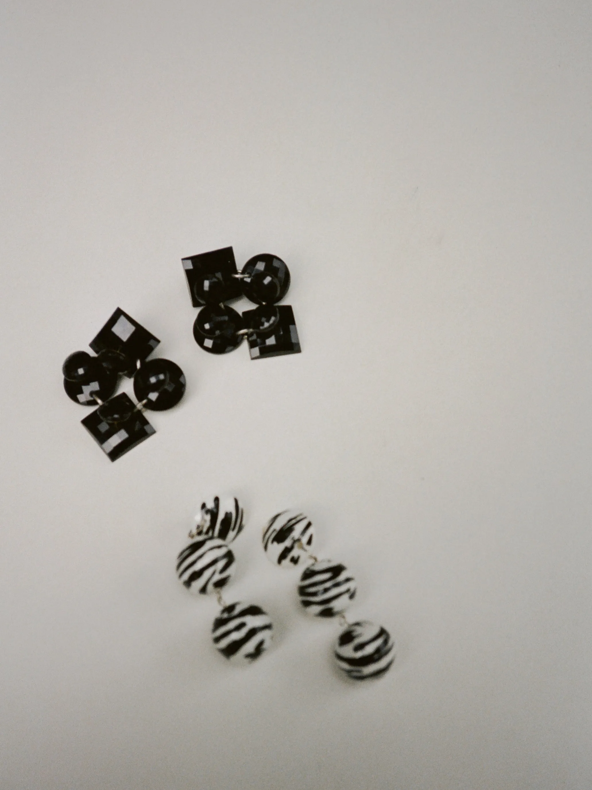 Oversized Jet Clip-Ons