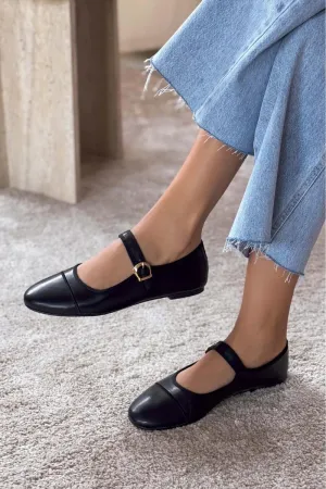 Zoe Flats